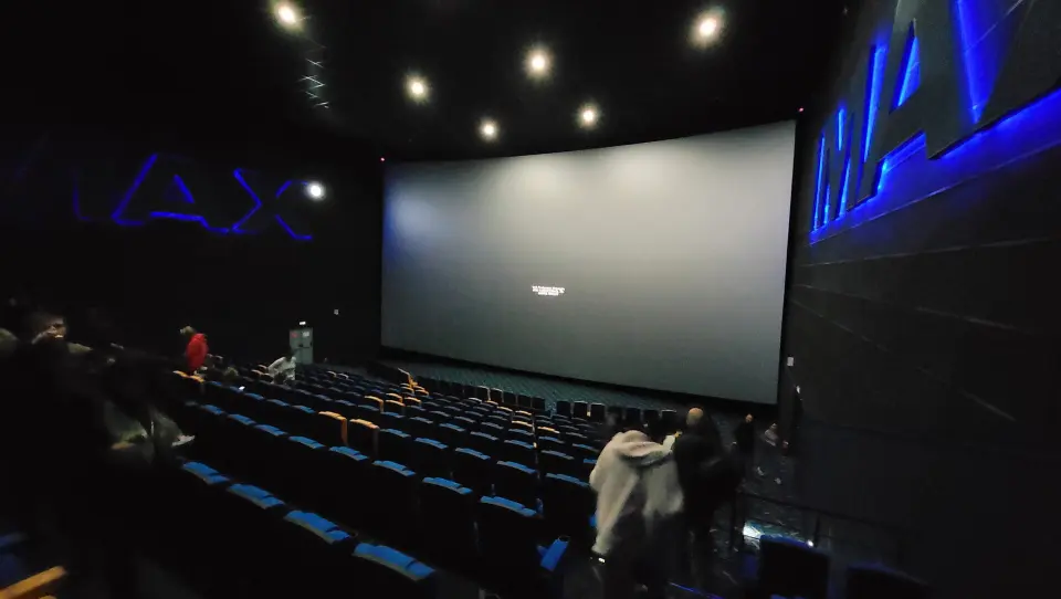 Image liée à « La migration de la peur : de l'IMAX au streaming en trois décennies ».