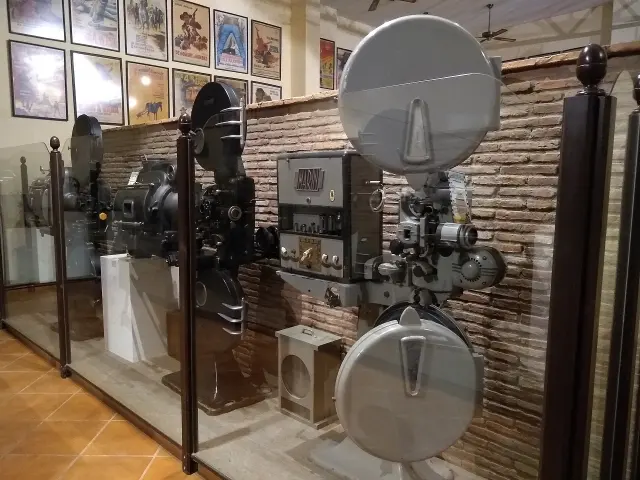 El cine también se conserva fuera de la pantalla