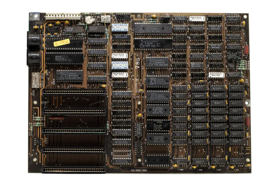 Imagen relacionada con «IBM PC: la apertura que creó un estándar y limitó el control de IBM».