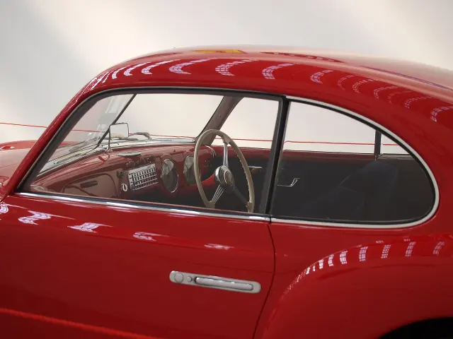MAUTO: automóviles, documentos y conservación